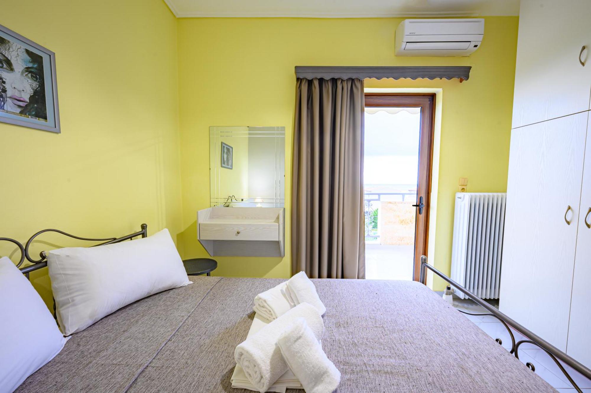 Iliahtida Apartments Rovies Exterior photo